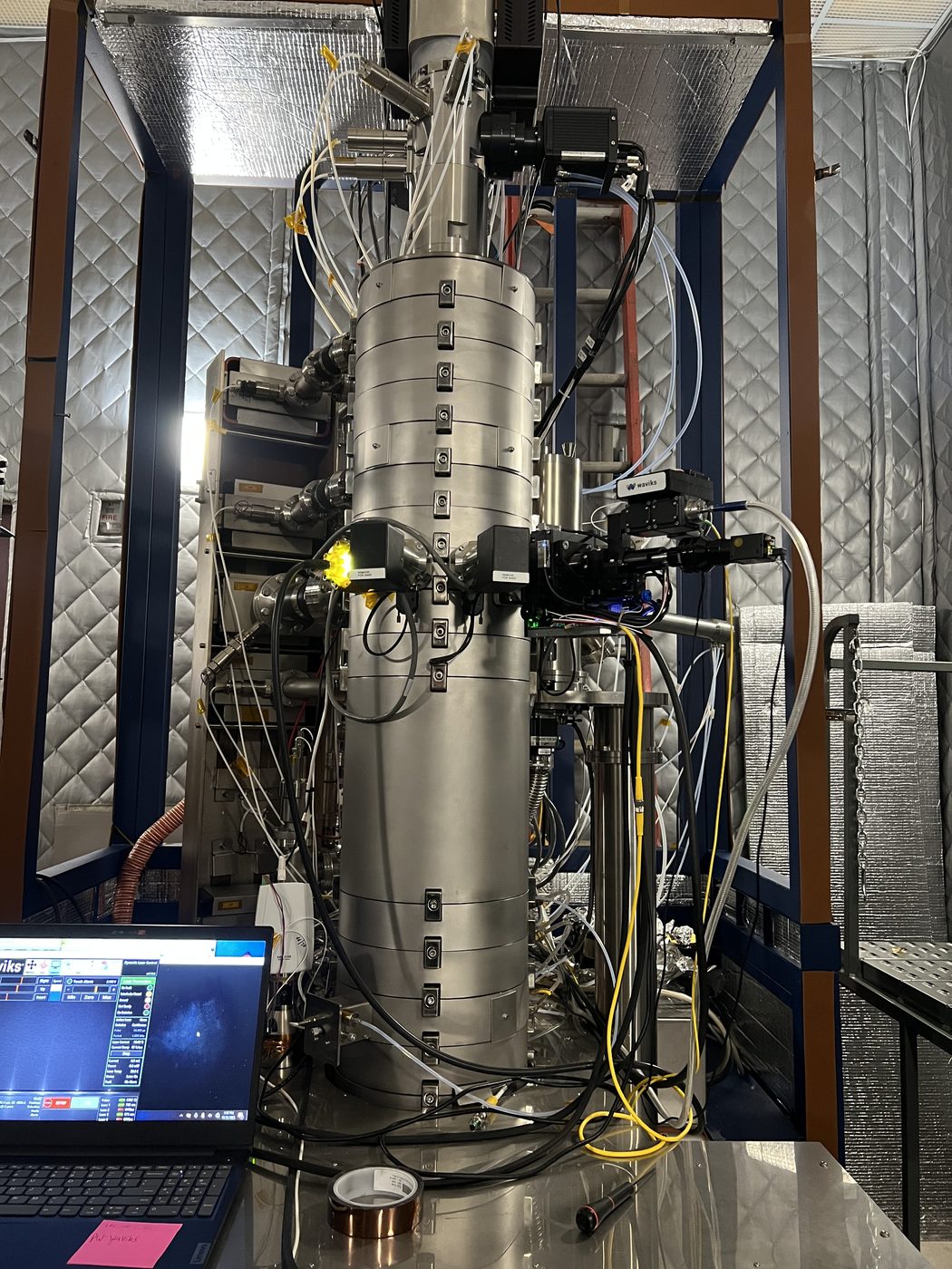 Vesta TEM laser heating and photon stimulation setup